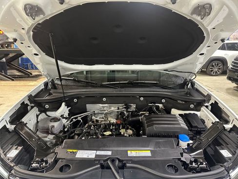 Used 2025 Volkswagen Atlas Peak Edition SE image 22