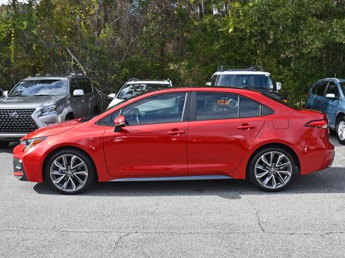 Used 2021 Toyota Corolla XSE image 2