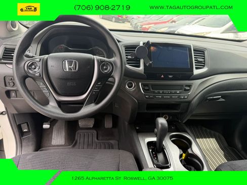 Used 2017 Honda Pilot EX image 4
