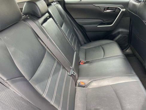 Used 2022 Toyota RAV4 XLE Premium w/ Carpet Mat Package (TMS) FWD image 21