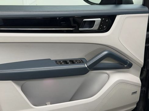 Used 2019 Porsche Cayenne AWD/4WD image 14