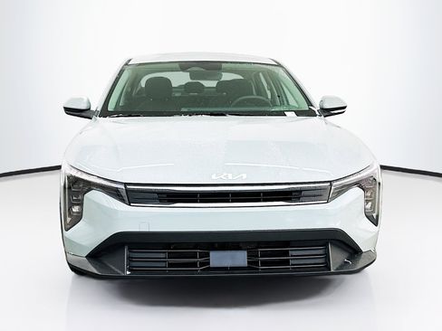 Used 2025 Kia K4 LXS image 2