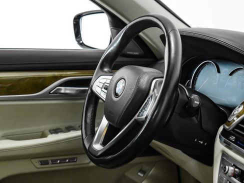 Used 2017 BMW 740i xDrive image 11