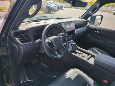 Used 2024 Lexus GX 550 AWD/4WD image 13