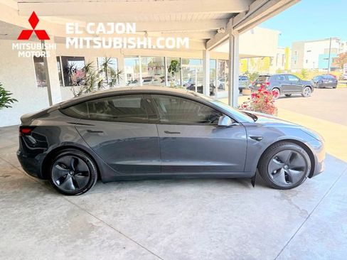 Used 2018 Tesla Model 3 Long Range RWD image 2