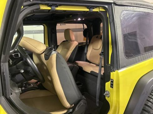 Used 2022 Jeep Wrangler Sport AWD/4WD image 34