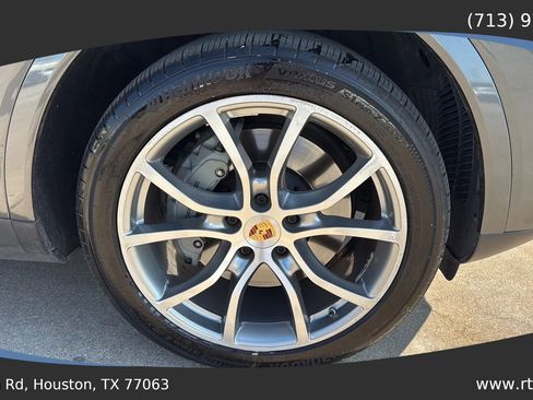 Used 2019 Porsche Cayenne S image 11