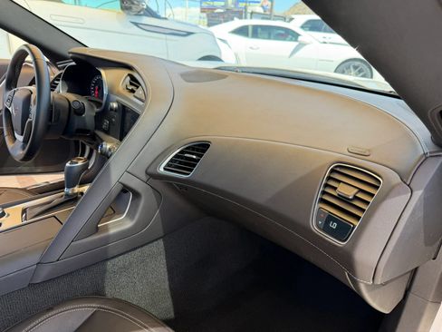 Used 2015 Chevrolet Corvette Stingray Coupe RWD image 11