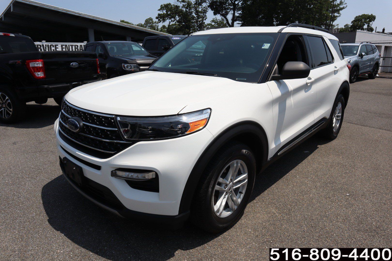 Used 2022 Ford Explorer XLT w/ Equipment Group 202A AWD/4WD image 8