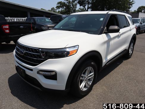 Used 2022 Ford Explorer XLT w/ Equipment Group 202A AWD/4WD image 8