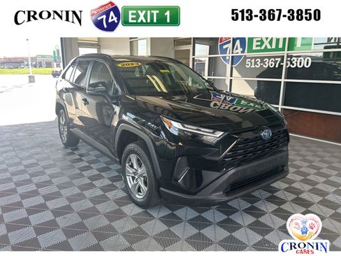 Used 2023 Toyota RAV4 XLE image 1