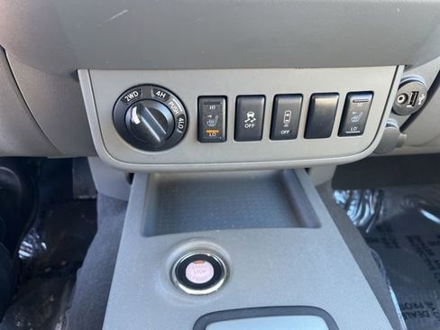 Used 2020 Nissan Frontier SV w/ Midnight Edition Floor Mats image 28