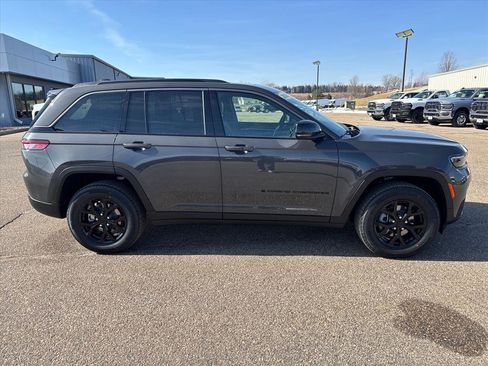 New 2026 Jeep Grand Cherokee Altitude AWD/4WD image 2