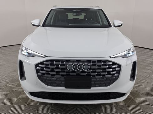 Certified 2025 Audi Q5 Premium w/ Convenience Package AWD/4WD image 2