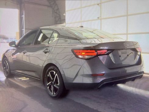 Used 2024 Nissan Sentra SV FWD image 3