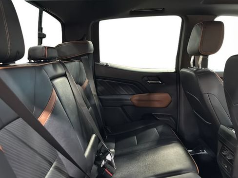 Used 2024 GMC Canyon AT4 w/ AT4 Premium Package AWD/4WD image 12