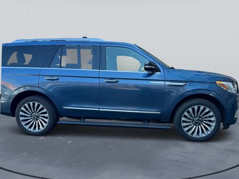 Used 2020 Lincoln Navigator Reserve w/ Luxury Package AWD/4WD image 11