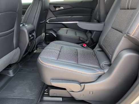 New 2026 Chevrolet Traverse High Country w/ LPO, Floor Liner Package FWD image 7