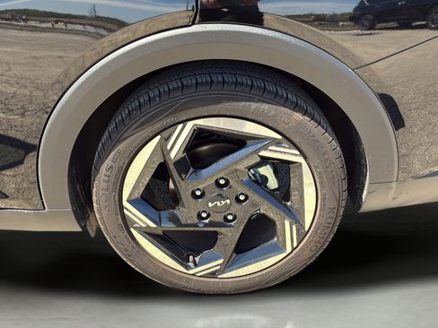 Certified 2025 Kia K4 EX FWD image 30