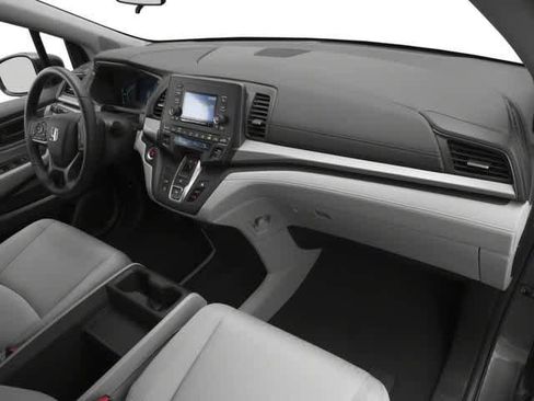 Used 2018 Honda Odyssey LX image 16