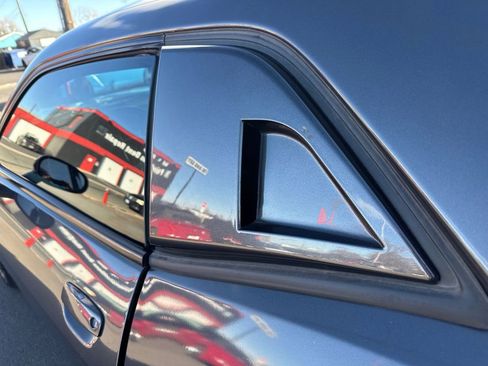 Used 2016 Dodge Challenger SXT image 12