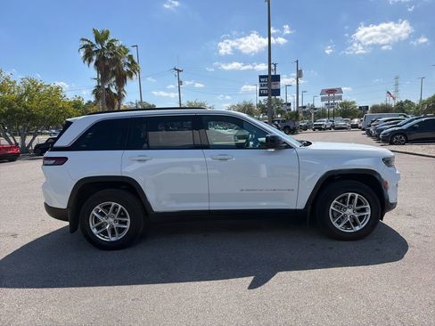 Used 2025 Jeep Grand Cherokee Laredo X w/ Luxury Tech Group I image 8