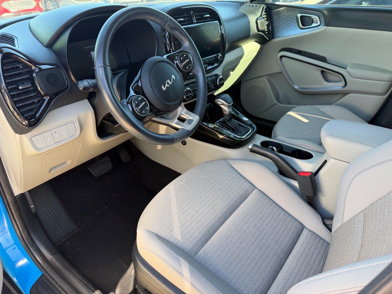 Used 2024 Kia Soul EX FWD image 7