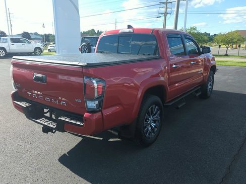 Used 2022 Toyota Tacoma Limited AWD/4WD image 8