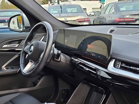 Used 2025 BMW X1 xDrive28i w/ Convenience Package image 12