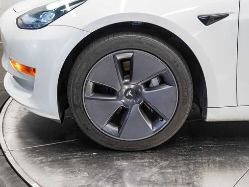 Used 2023 Tesla Model 3 Standard Range RWD image 9