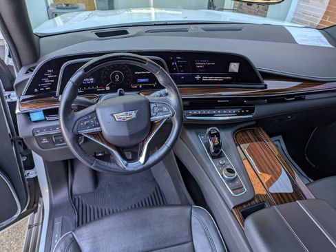 Used 2022 Cadillac Escalade Premium Luxury w/ Performance Package image 20