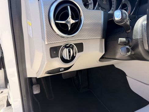 Used 2014 Mercedes-Benz GLK 350 2WD image 40
