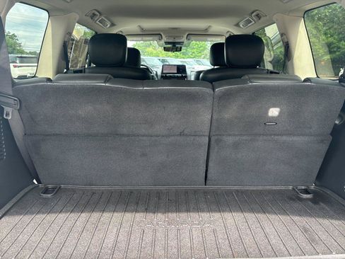 Used 2024 Nissan Armada Platinum w/ Captain's Chairs Package AWD/4WD image 36