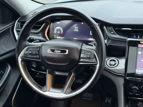 Used 2022 Jeep Grand Cherokee L Laredo w/ Luxury Tech Group I image 14