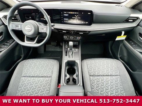 Used 2025 Nissan Kicks SV image 16