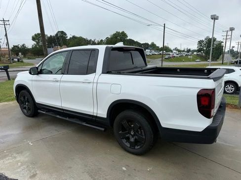 Used 2025 Honda Ridgeline Black Edition image 8