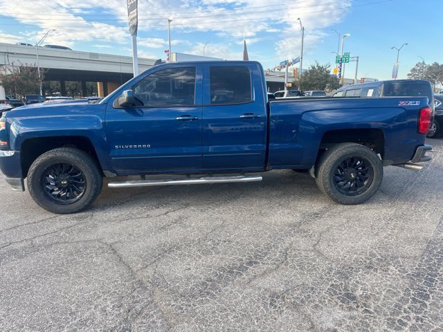 Used 2017 Chevrolet Silverado 1500 LT w/ All Star Edition AWD/4WD image 5