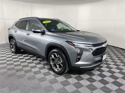 Used 2025 Chevrolet Trax LT w/ Driver Confidence Package