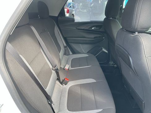 Used 2025 Chevrolet TrailBlazer LT w/ Convenience Package image 12