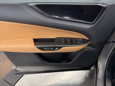 Used 2025 Lexus NX 250 250 Base w/ Towing Package (2000 Lbs) image 18