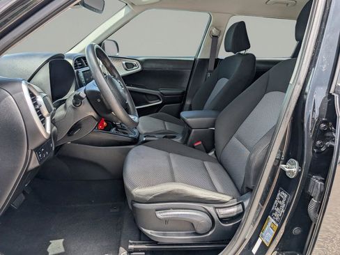 Used 2022 Kia Soul LX w/ Technology Package FWD image 17