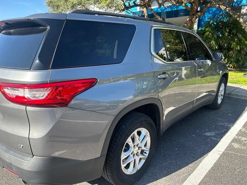 Used 2020 Chevrolet Traverse LT FWD image 7