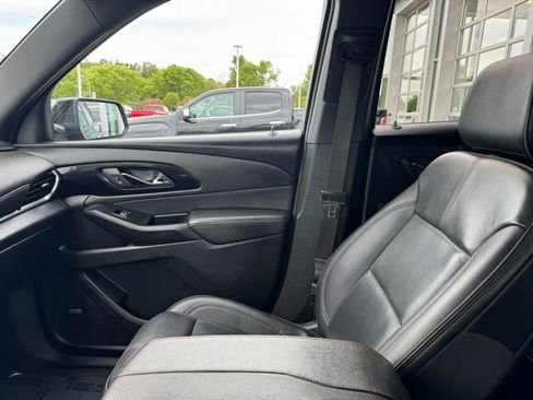 Used 2023 Chevrolet Traverse RS w/ LPO, Floor Liner Package AWD/4WD image 19