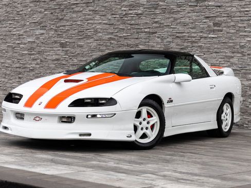 Used 1997 Chevrolet Camaro Z28 w/ Preferred Equipment Group 2 image 2