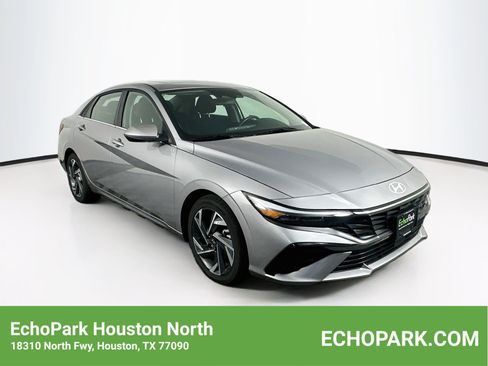 Used 2025 Hyundai Elantra SEL FWD image 1