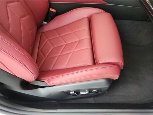 Used 2025 BMW 540i xDrive image 24