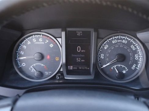 Used 2018 Toyota Tacoma TRD Off-Road image 15