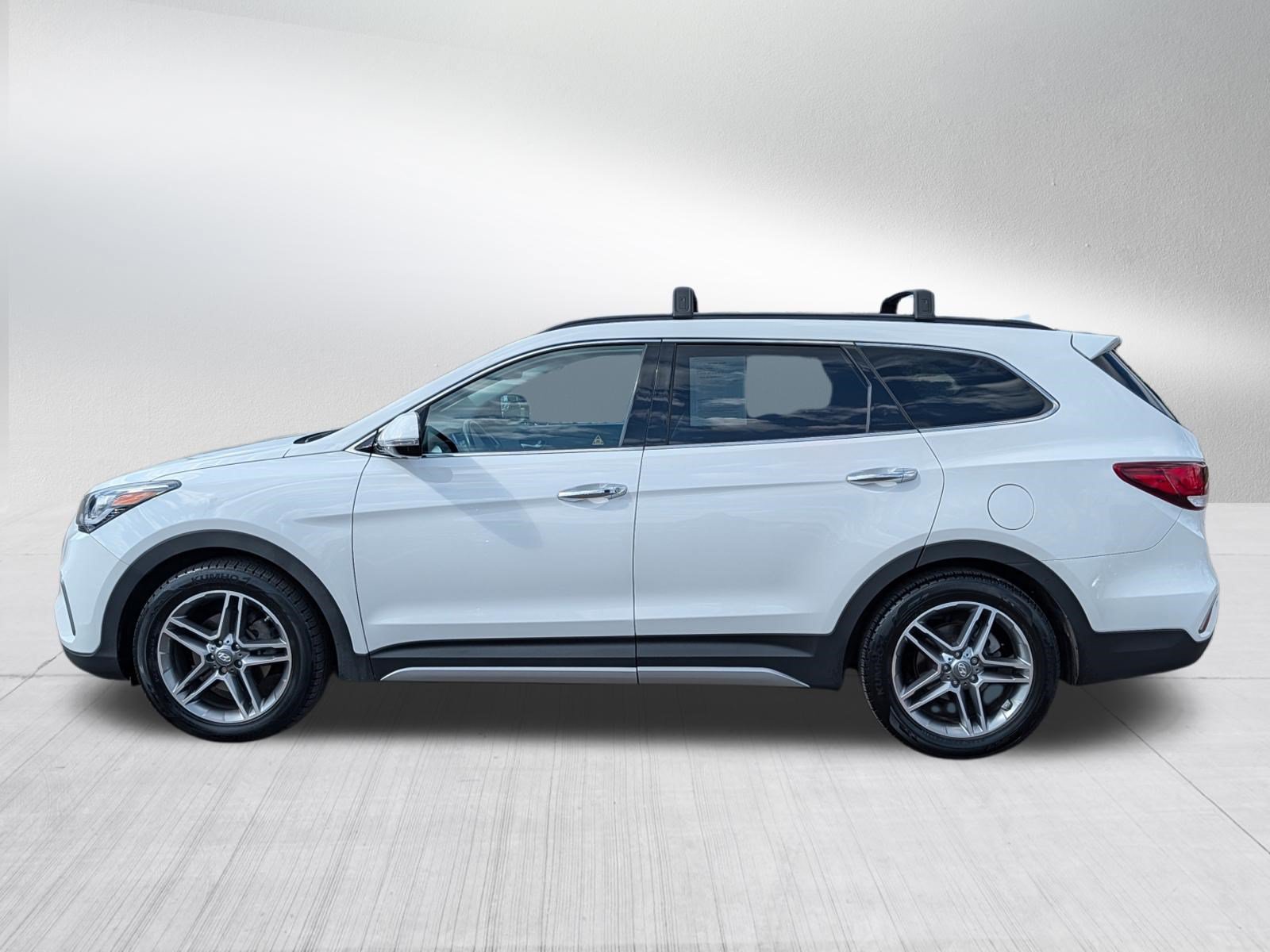 Used 2017 Hyundai Santa Fe Limited AWD/4WD image 4