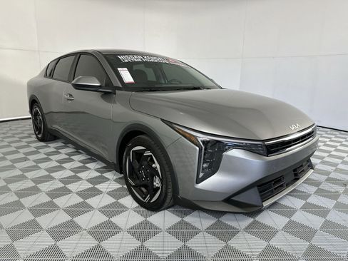 Used 2025 Kia K4 EX FWD image 2