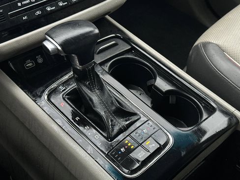 Used 2018 Kia Sedona SX image 22